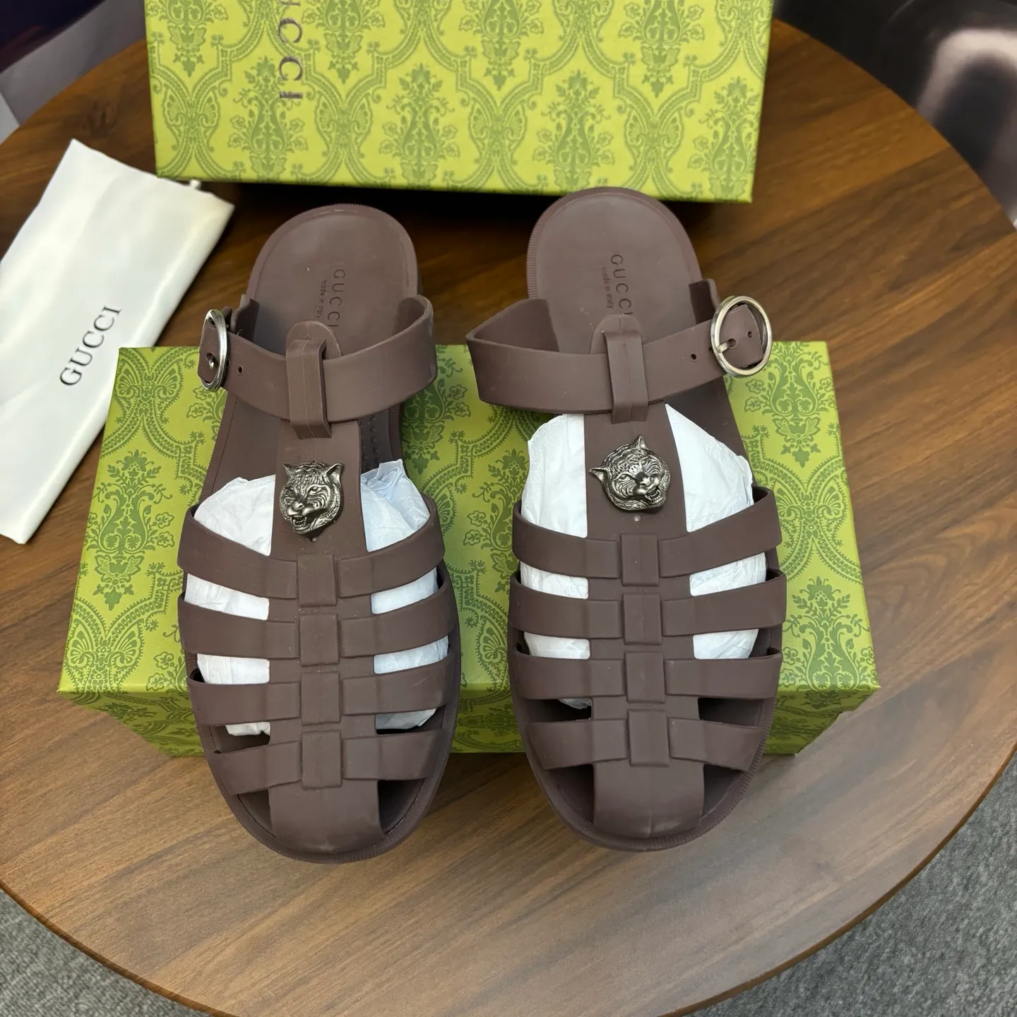 Men's shoes 260💰 [Gucci] Counter quality, top-quality original goods, real photos! Original TPU material, fine workmanship, comfortable; genuine 1:1 replica Size: 38 ~ 46